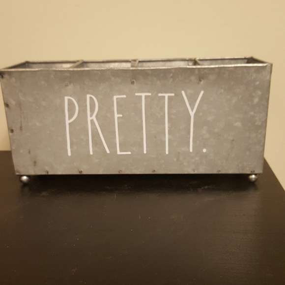 Meet your Posher, Vicki - Picture 1 of 1